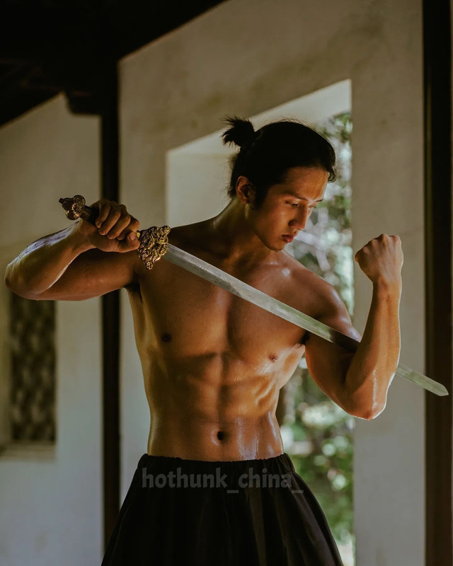 Photo by Chinese hunks 全球華男 on August 06, 2023. (1)