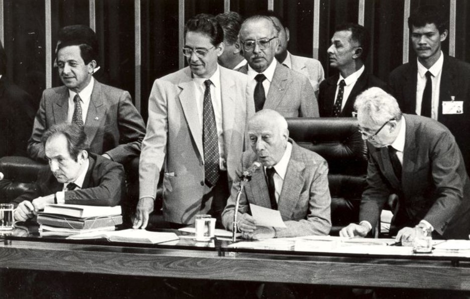 Brasília - Assembleia Nacional Constituinte completa 30 anos de instalação. Na foto, o dia da promulgação do texto - Arquivo/Agência Brasil