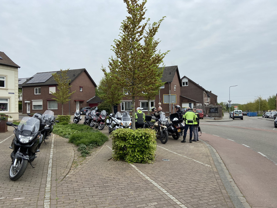 5C7F7A8E-22B7-4A1C-85D3-F4AFCEAACE3D