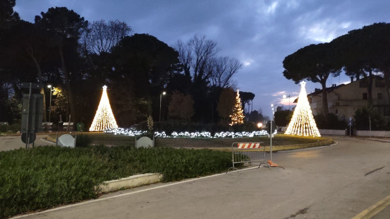 7D8121C2-2DAC-4042-B477-23B1B7D81BDD