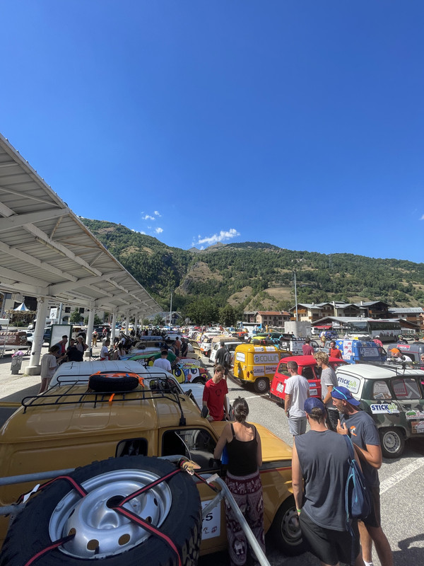 5B3FB405-814B-4F0B-B598-7050B9700048