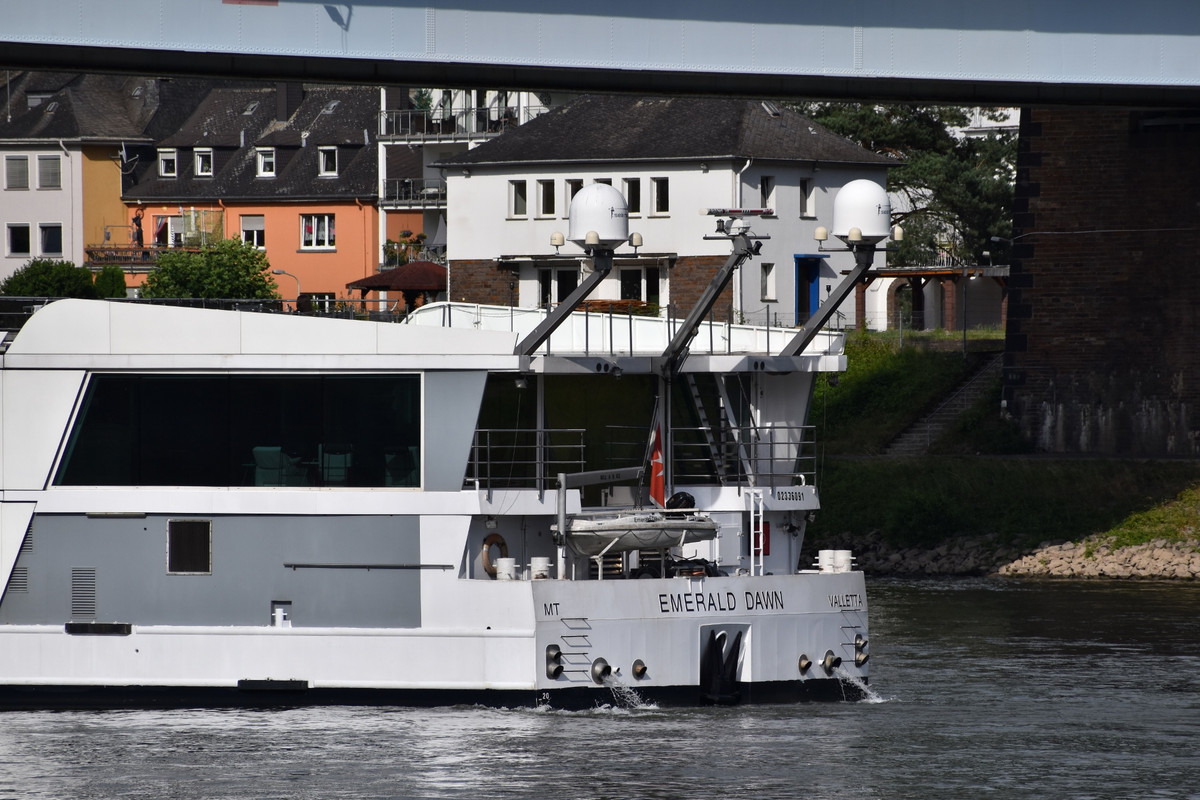 2022.06.27I5ad Schiff E. Dawn 03 (1940x1293)