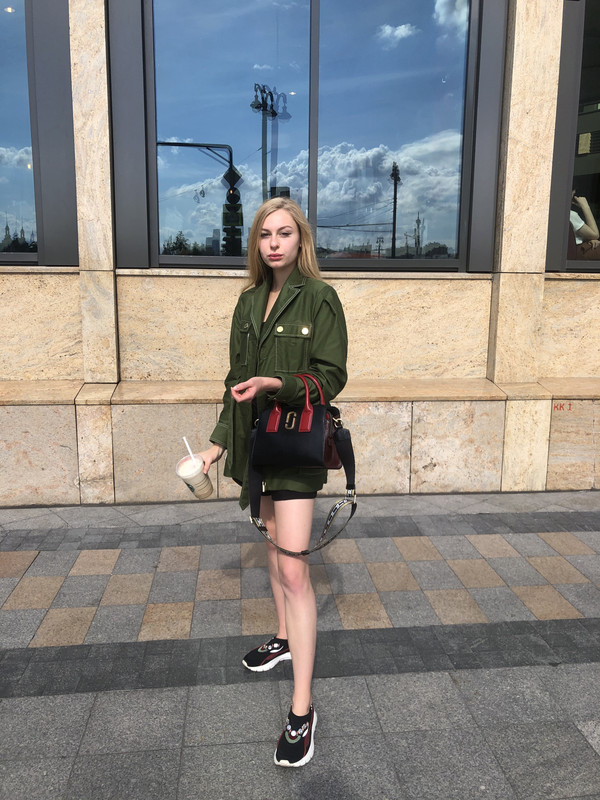 CE8CE872-B557-4279-9D4B-1EC20B3D35C0