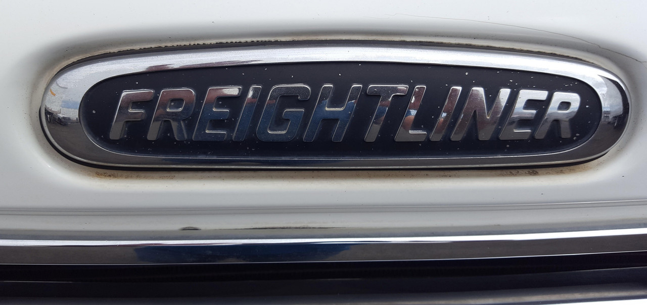 logo freightliner