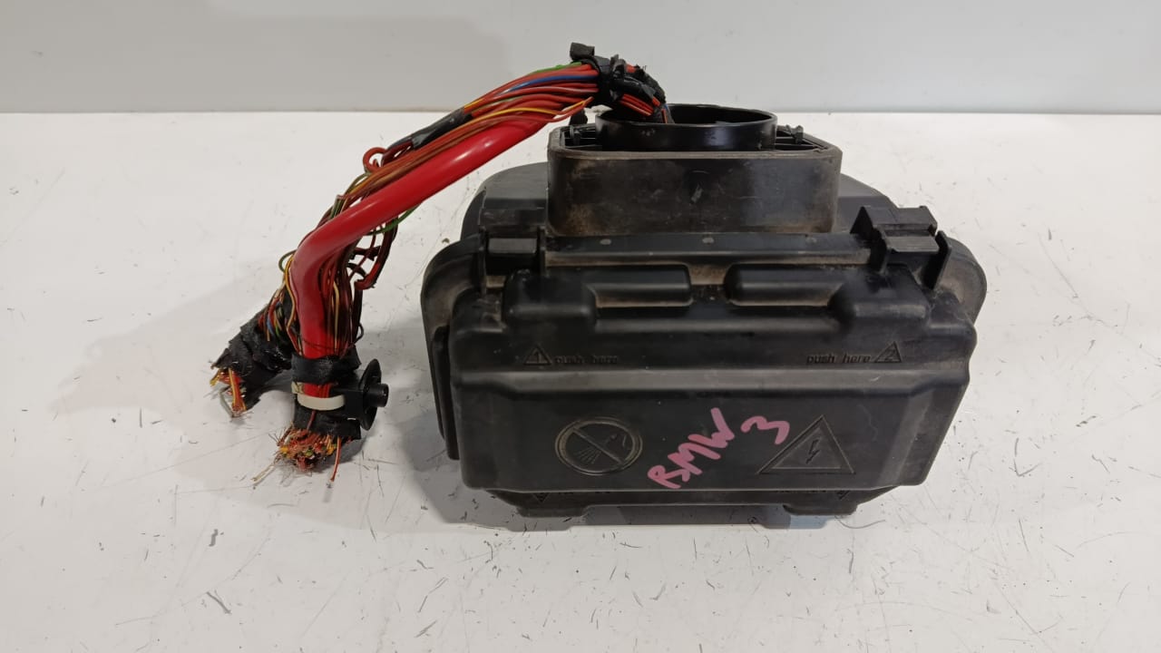 Блок предохранит 61149224854 BMW-2