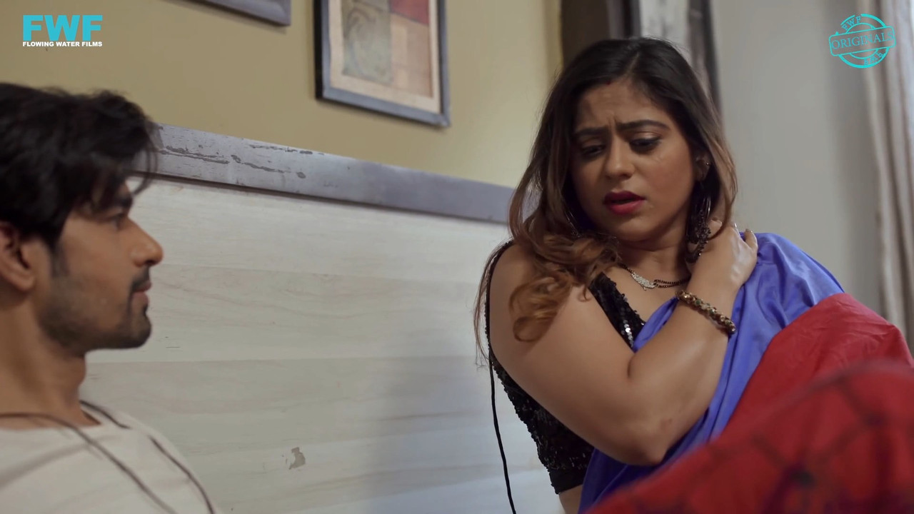 Dincy Vira Hot in saree.mkv_snapshot_01.29.525