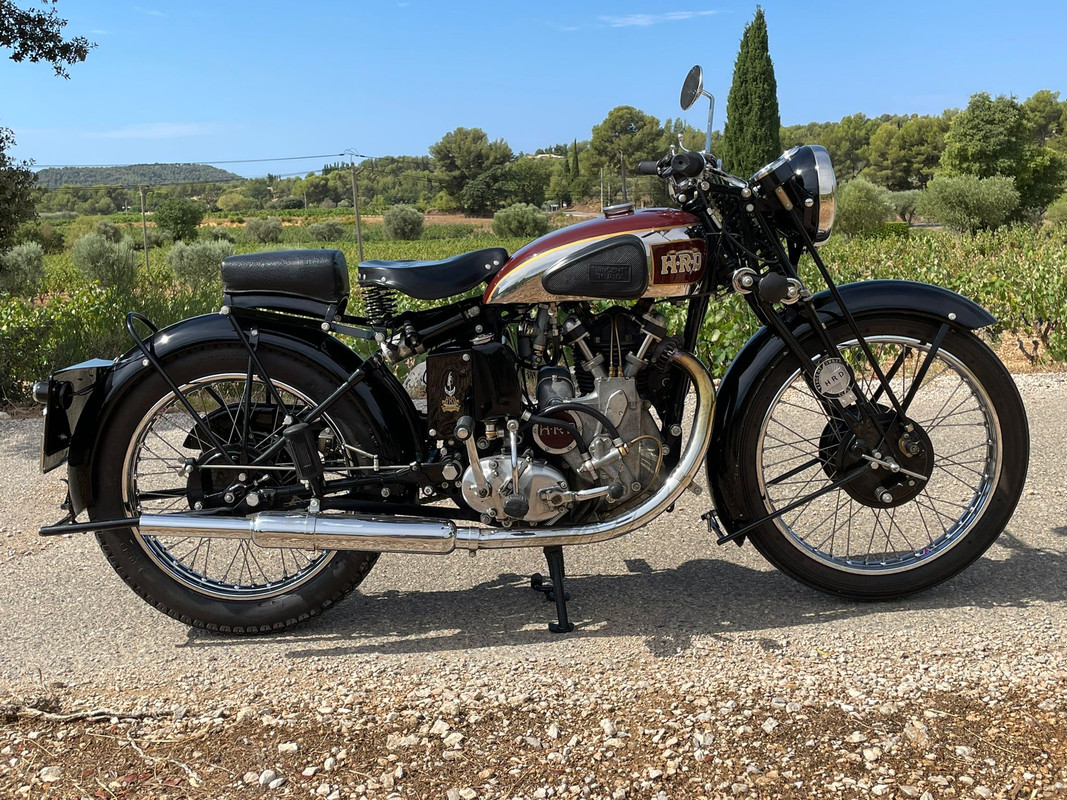 E1616092-3ECC-4359-8D15-8D6D5A252F00