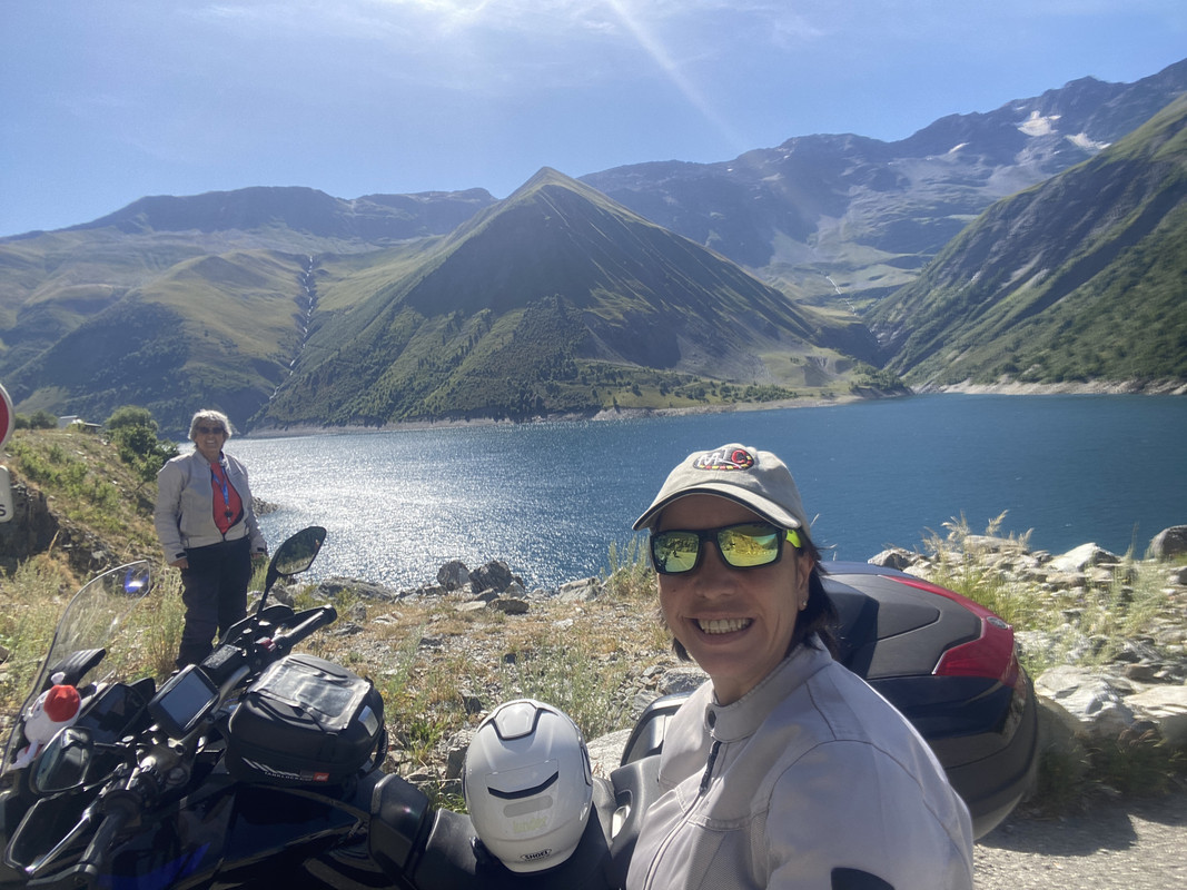 DF88F2BA-DFD0-42EE-9E61-4E0292231136