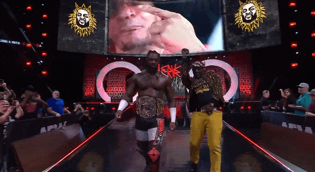 aew_20240724_ss_intro_hap_chairshot