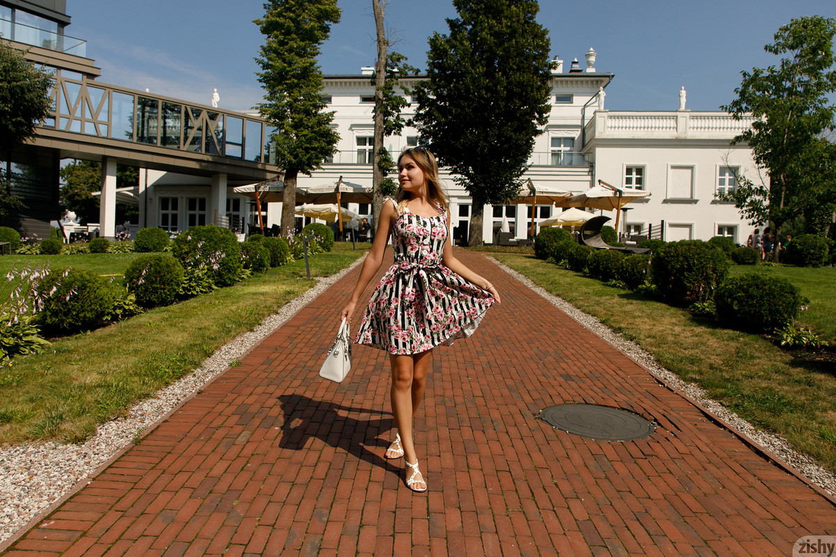 full_018_2300135404055916