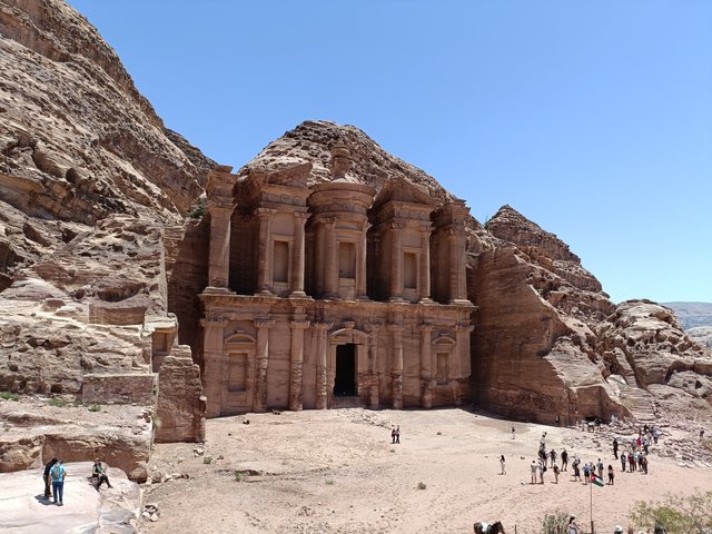 https://i.postimg.cc/L4y1qwYX/Petra-72.jpg