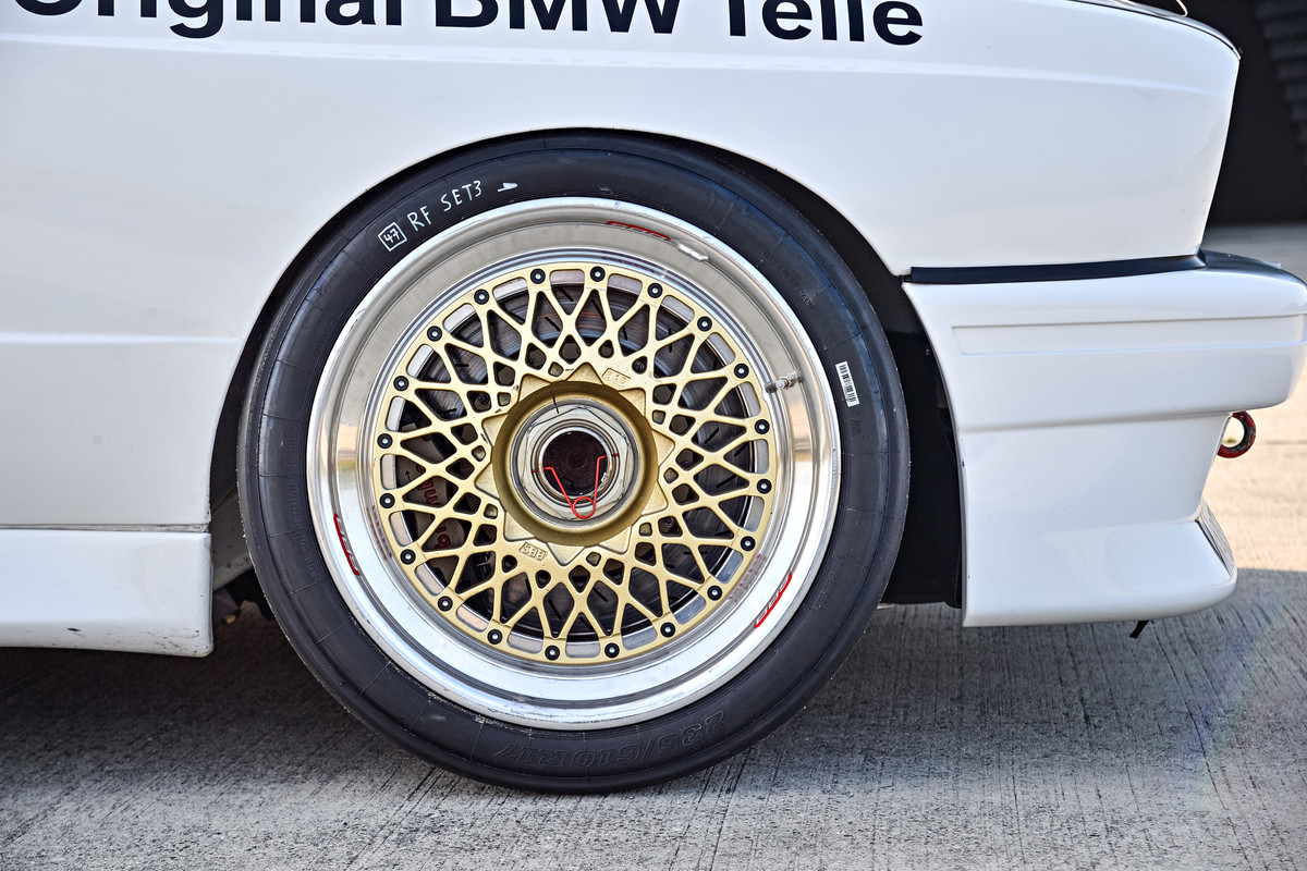 P90237168_highRes_the-bmw-m3-dtm-e30-0