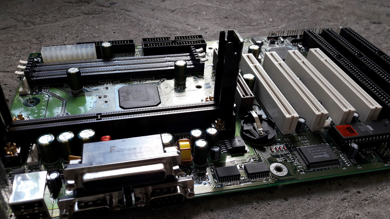 EPOX-EP-61LXA-M-P2-233-51