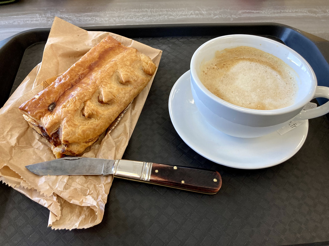 4EEC6437-5405-4878-B9A2-801A07860A6E