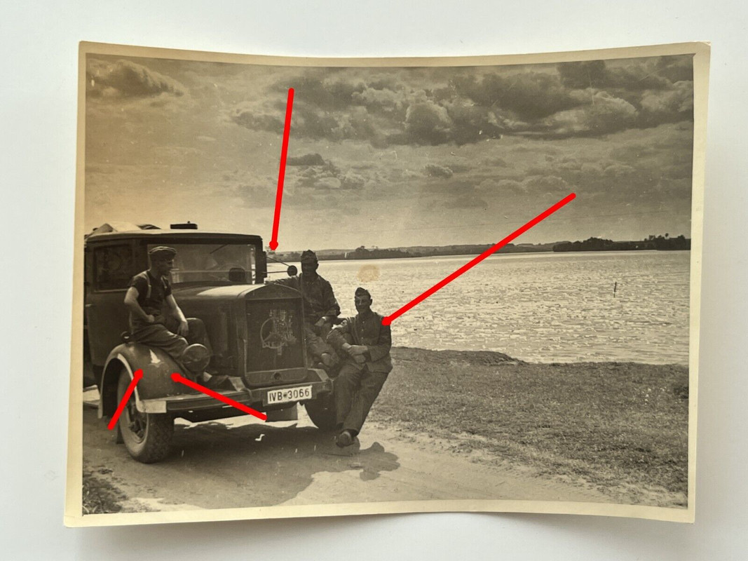 Foto Polen, Mercedes LKW der 5. Infanterie Division in Ostpreußen