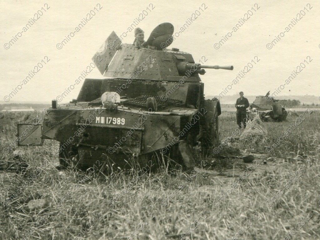 Foto, Wehrmacht, zerstörter Panhard 178, MI 1798
