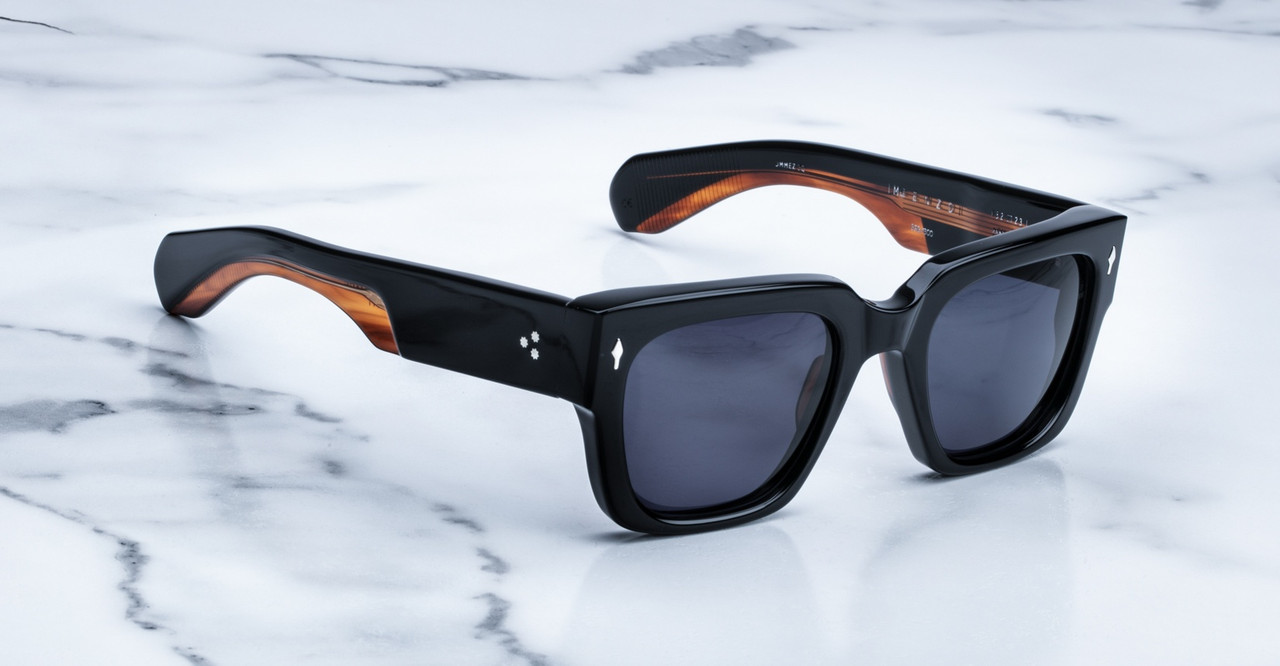 jacques-marie-mage-Enzo-Noir4-JMMEZ-3Q-angle-Dan-Deutsch