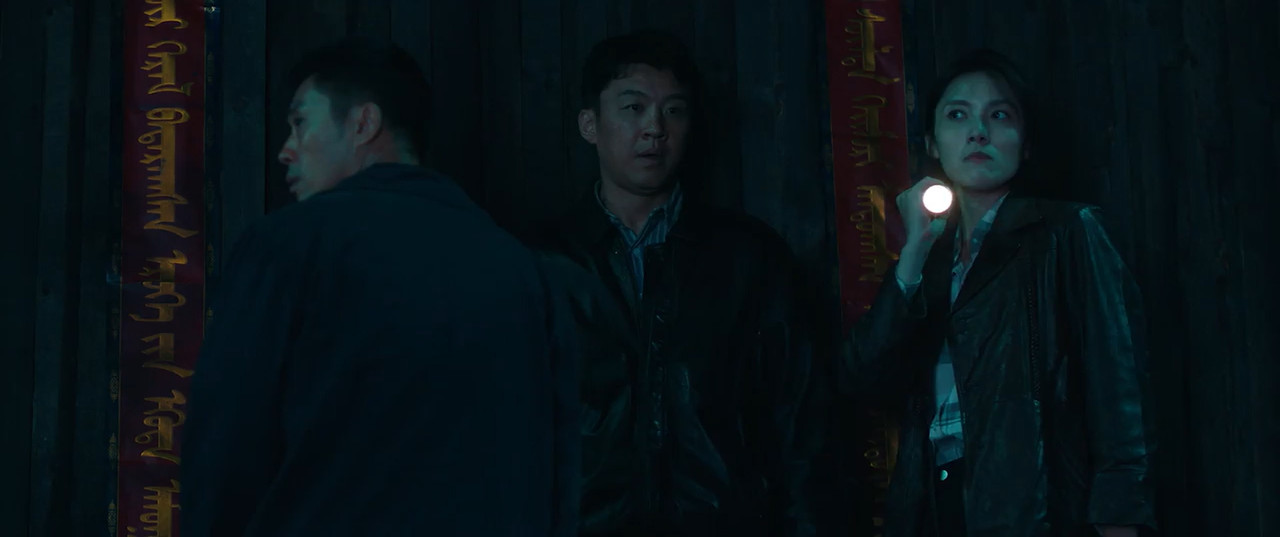 No Escape 2025 WebRip [Hindi + Chinese] 480p 720p ESub Screenshot