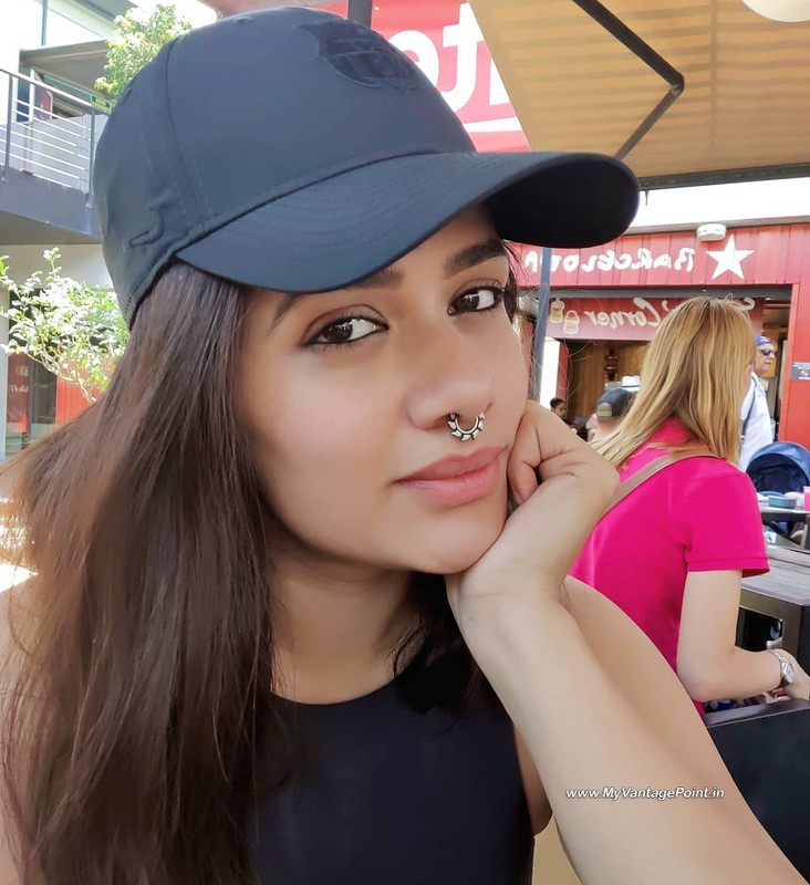 3-Girija-Oak-Godbole-Hot-Photos-HD-Mobile-Wallpaper-In-Western-Outfits-My-Vantage-Point