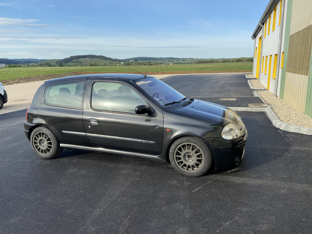 7476D812-F372-4FFB-9F21-FAAD405B14D8