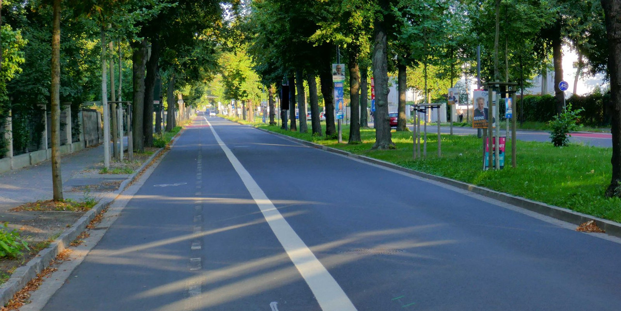 Bild: https://i.postimg.cc/L58kHDm6/P1220520.jpg