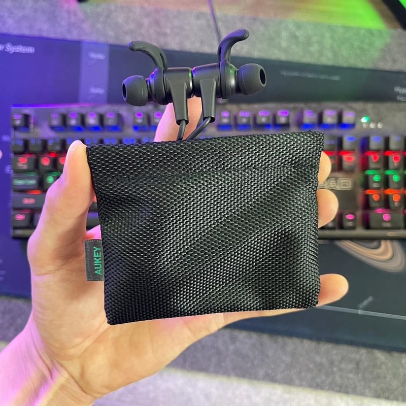 5C82C651-FF15-4A83-BA00-80CAF5733AE9