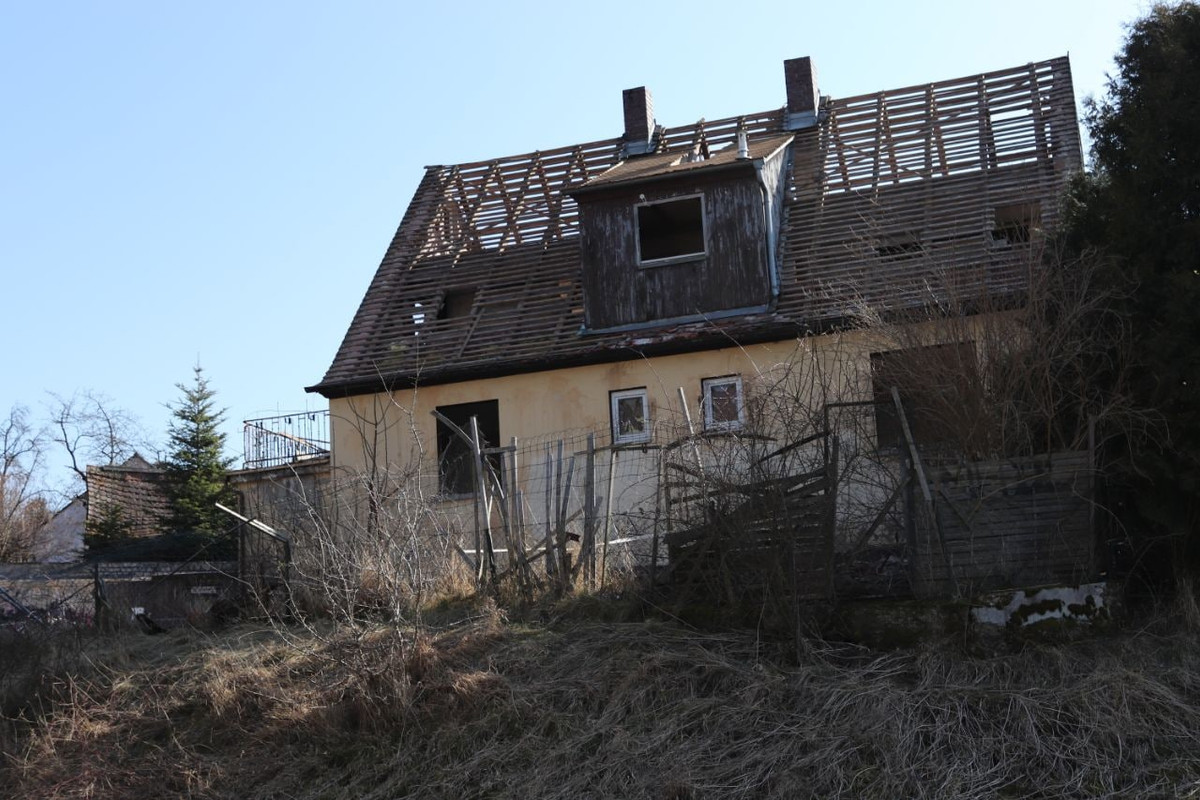 E77BBA3C-E249-4A18-92D3-81AE37B7A905