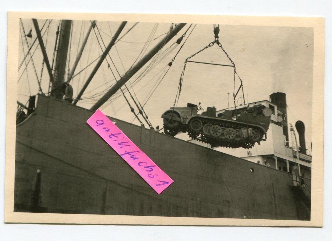 Halbkette bei Schiffs-Verladeung in Piräus in Gr