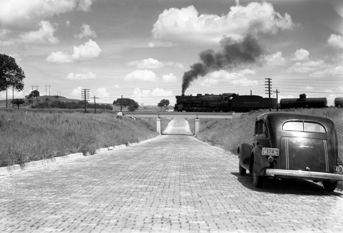 CDF4E404-EAA6-4C38-B289-700FF6415742