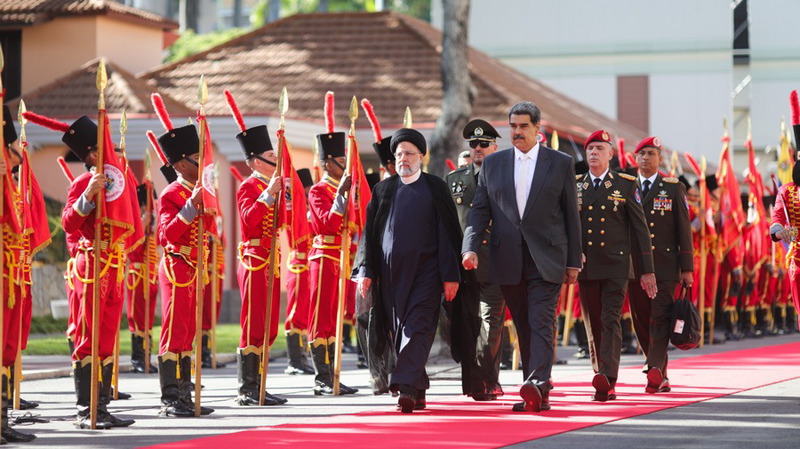 Presidentes de Venezuela y de Irán firman en Caracas nuevos acuerdos de cooperación estratégica Maduro-e-iran-en-miraflores-7659