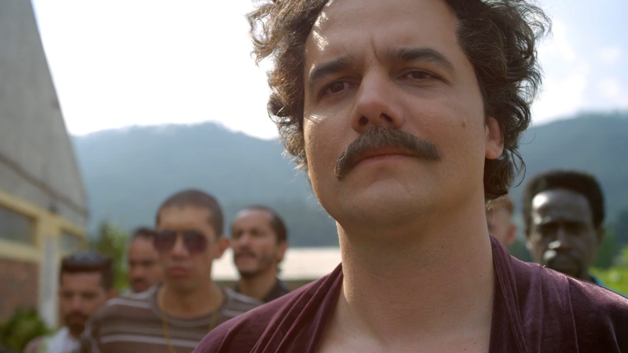 Narcos (2015) Season 1 [Hindi + English] BluRay 480p 720p ESub - Complete Screenshot