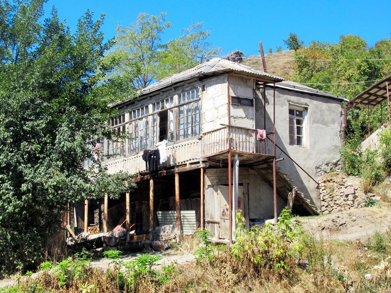 Армения - страна храмов, гор, камней и...