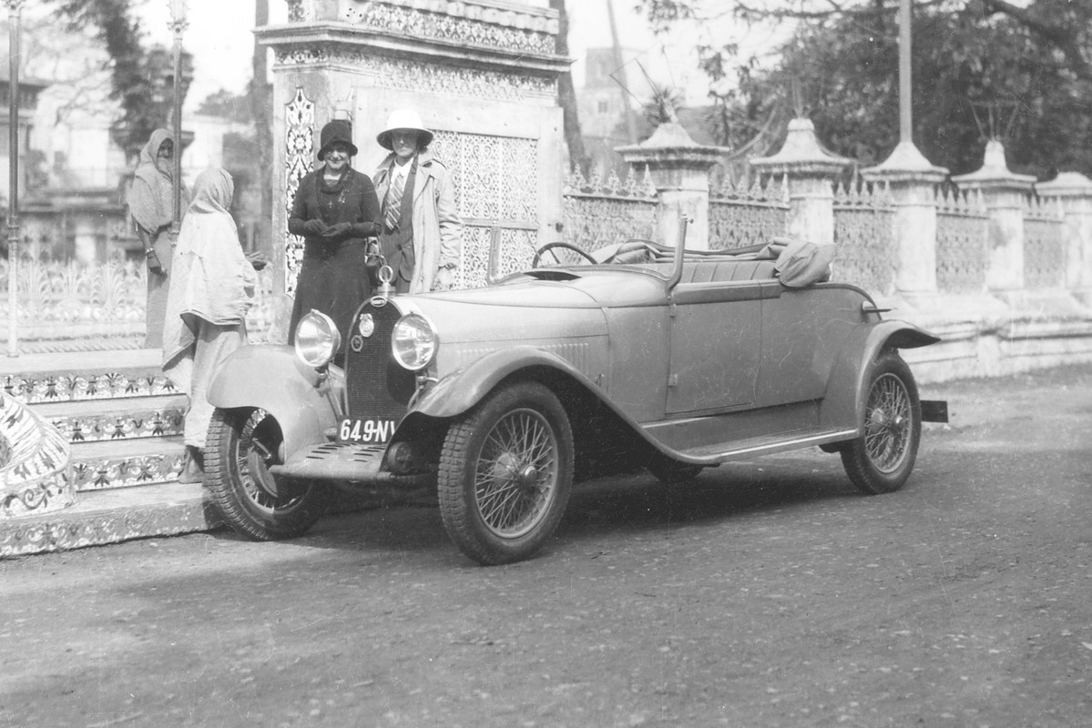 02BUGATTI-Roadster_T44