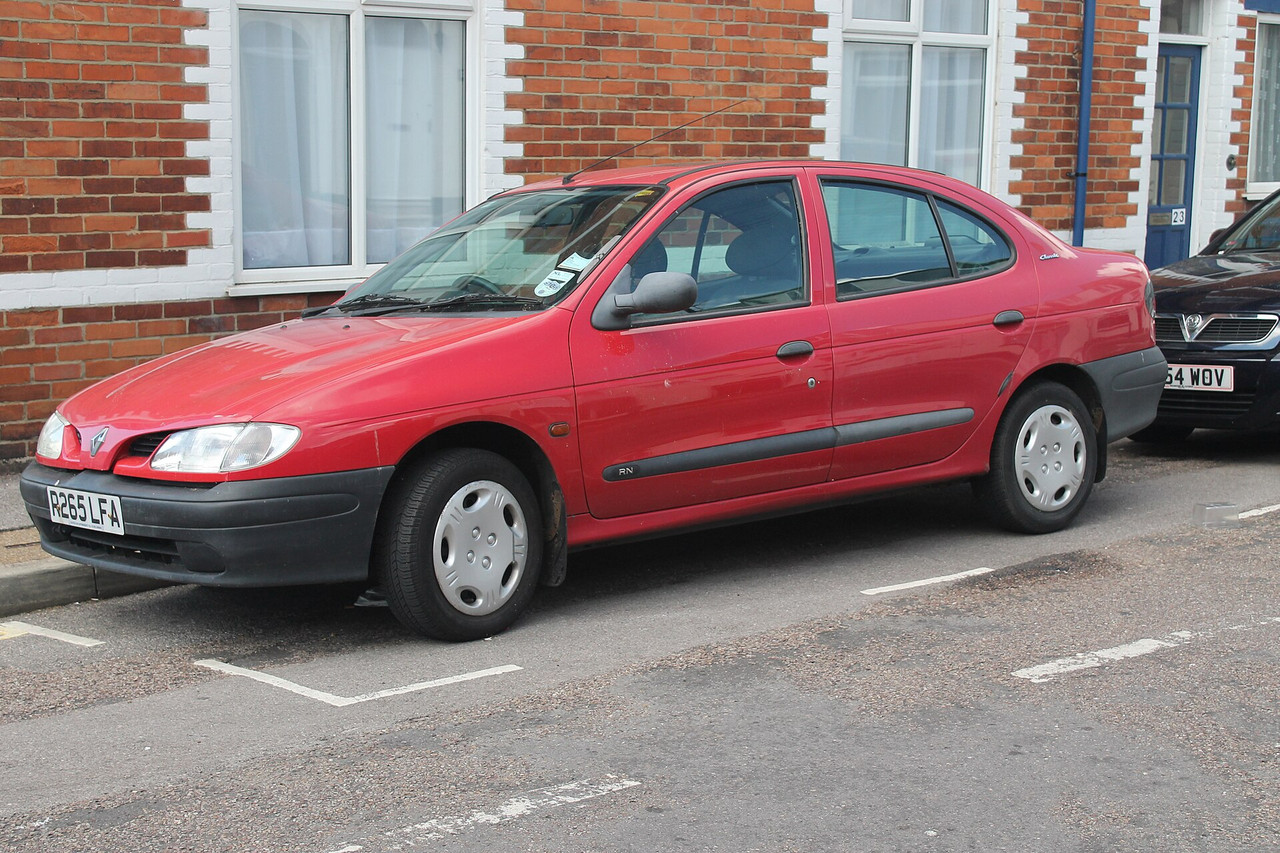 1997-Renault-Megane-saloon-Classic-RN-1-6E-(9688793182).jpg