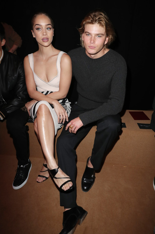 jasmine-sanders-roberto-cavalli-fashion-show-in-milan-22318-4