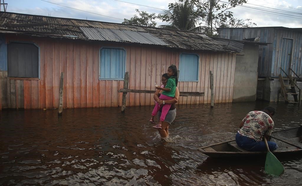 Inundaciones causan estragos en la selva amazónica de Brasil
