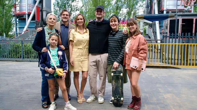 LA PELÍCULA “QUIÉN ES QUIÉN” EN RODAJE CON SALVA REINA Y KIRA MIRÓ COMO PROTAGONISTAS