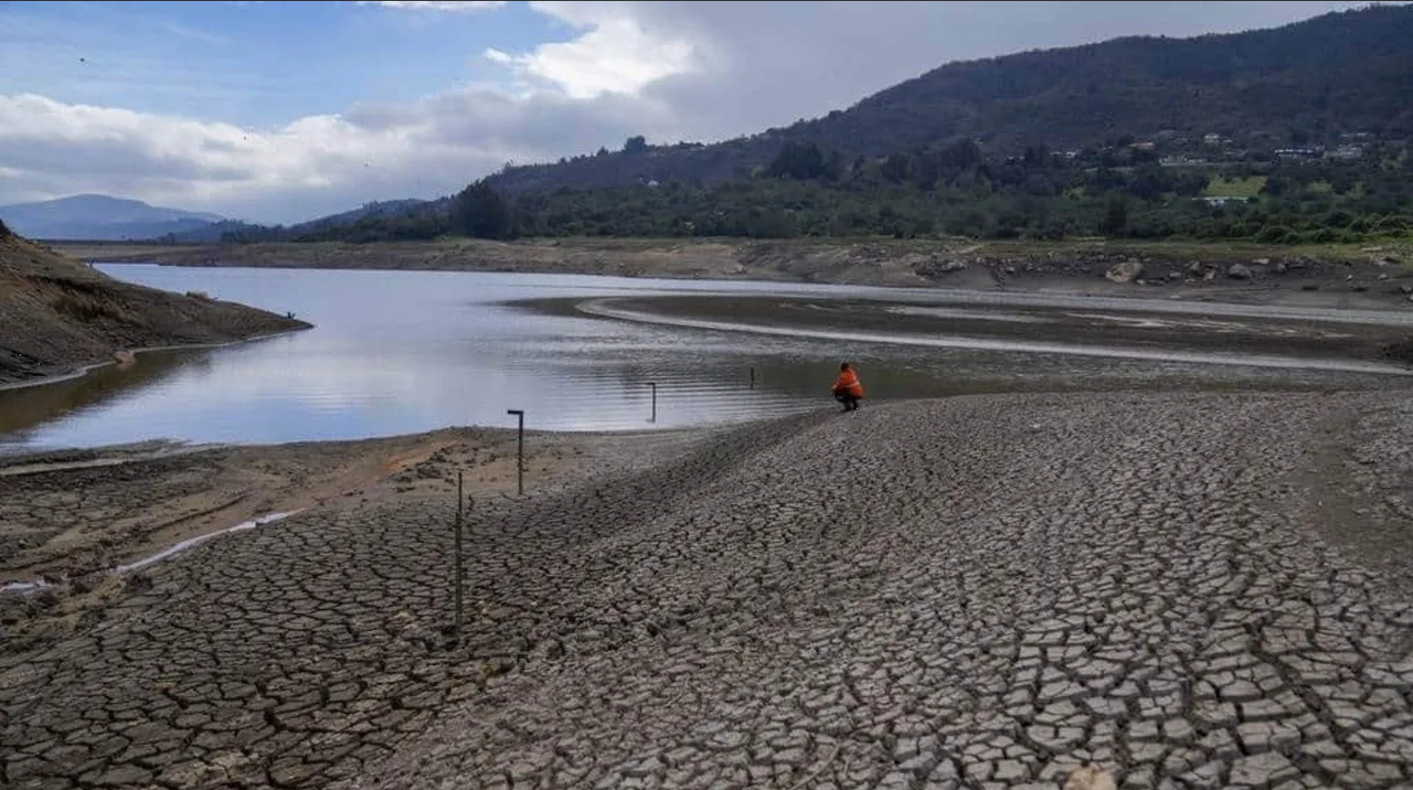 Sequía extrema en Bogotá: racionamiento de agua por primera vez en 40 años