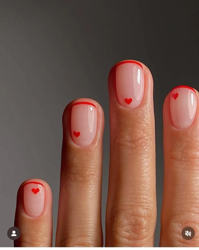 (812) Viral Nails