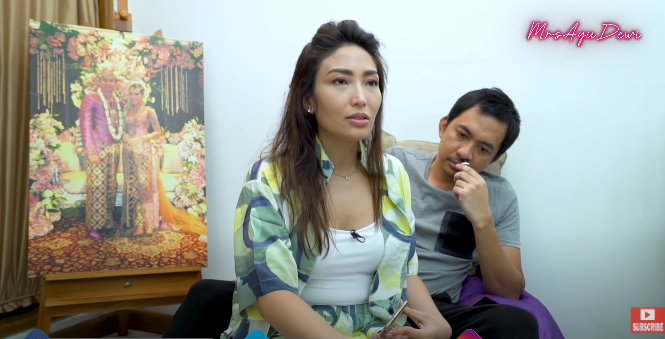 Ayu Dewi ungkap cerita harus terima lamaran Regi Datau