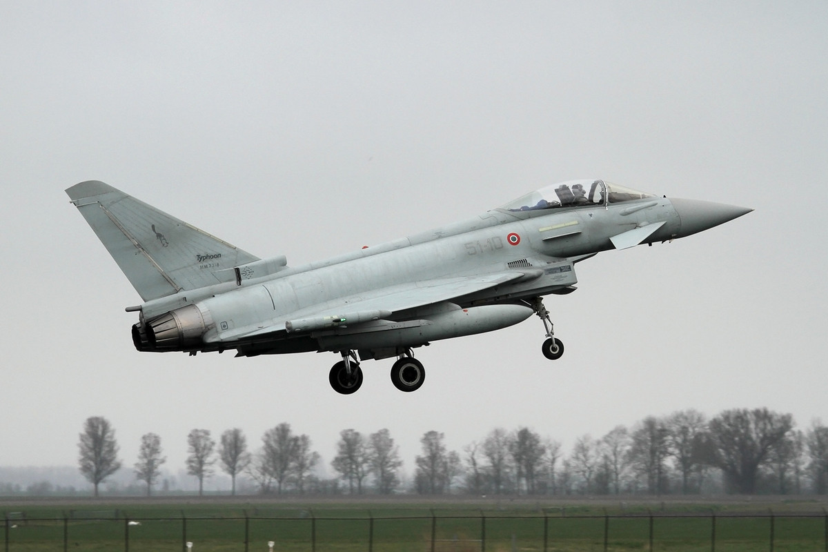 035_F-2000A_AMI_MM7318 ∕ 51-10_132° Gr