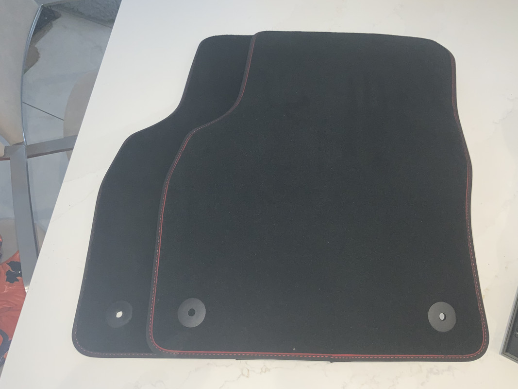 6AC76308-176B-449A-B879-FE0BB4F92733