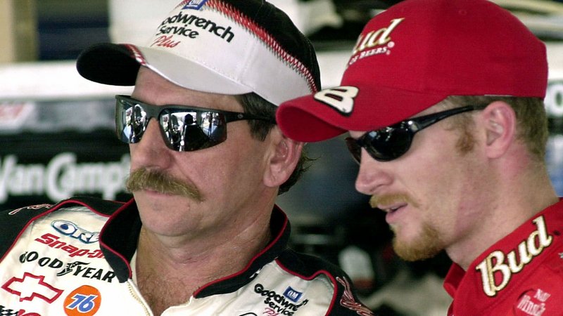https://i.postimg.cc/L5fjQDYM/u-https-images-daznservices-com-di-library-sporting-news-24-3e-dale-earnhardt-021814-ap-ftrjpgjpg.jpg