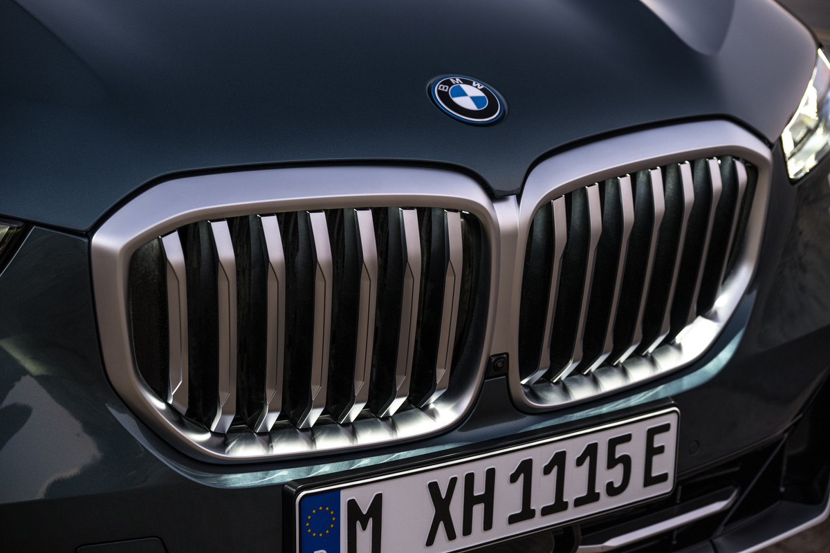 P90489810_highRes_the-new-bmw-x5-xdriv