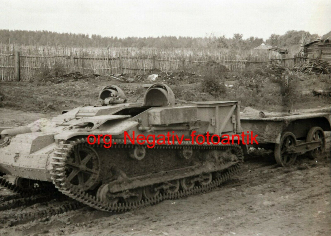 Foto 2WK org. Negativ Ostfront französischer Beute Panzer Munitionsschlepper