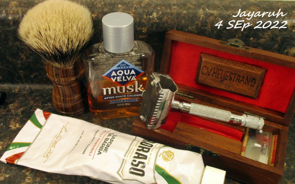 [Image: sos220904.jpg]