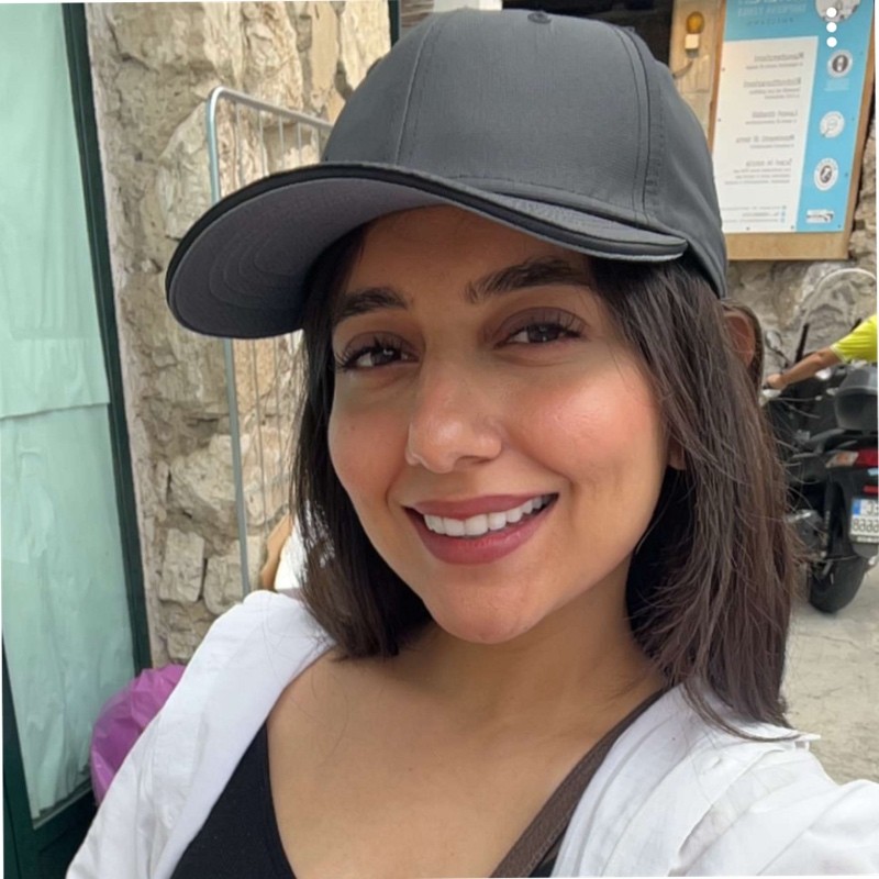Maria Gomez - Language Expert
