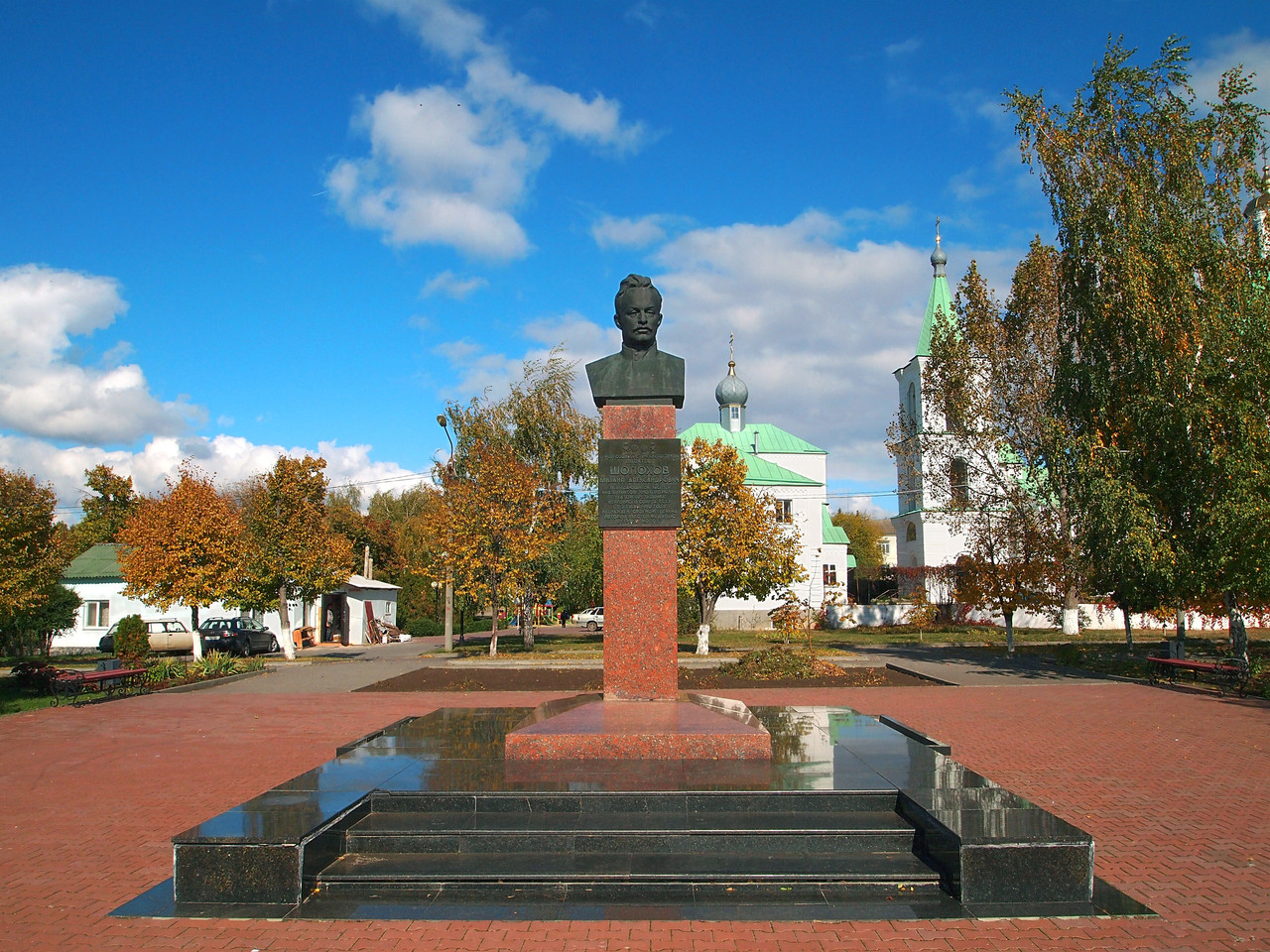 Vesenskaa-Pamatnik-M-A-Solohovu-10-oktabra-2017-01