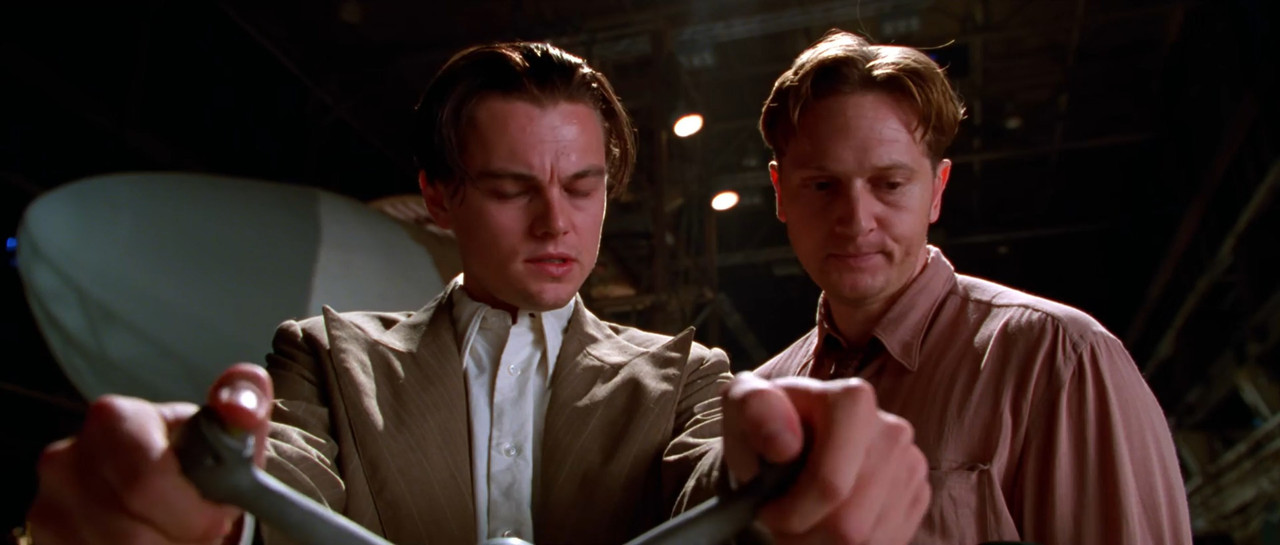 The Aviator 2004 BluRay [Hindi + English] 480p, 720p, 1080p ESub Screenshot