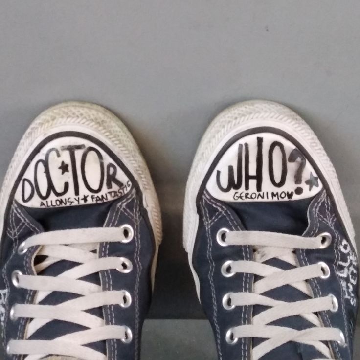 https://i.postimg.cc/L5qsMQM1/doctor-who-converse.jpg